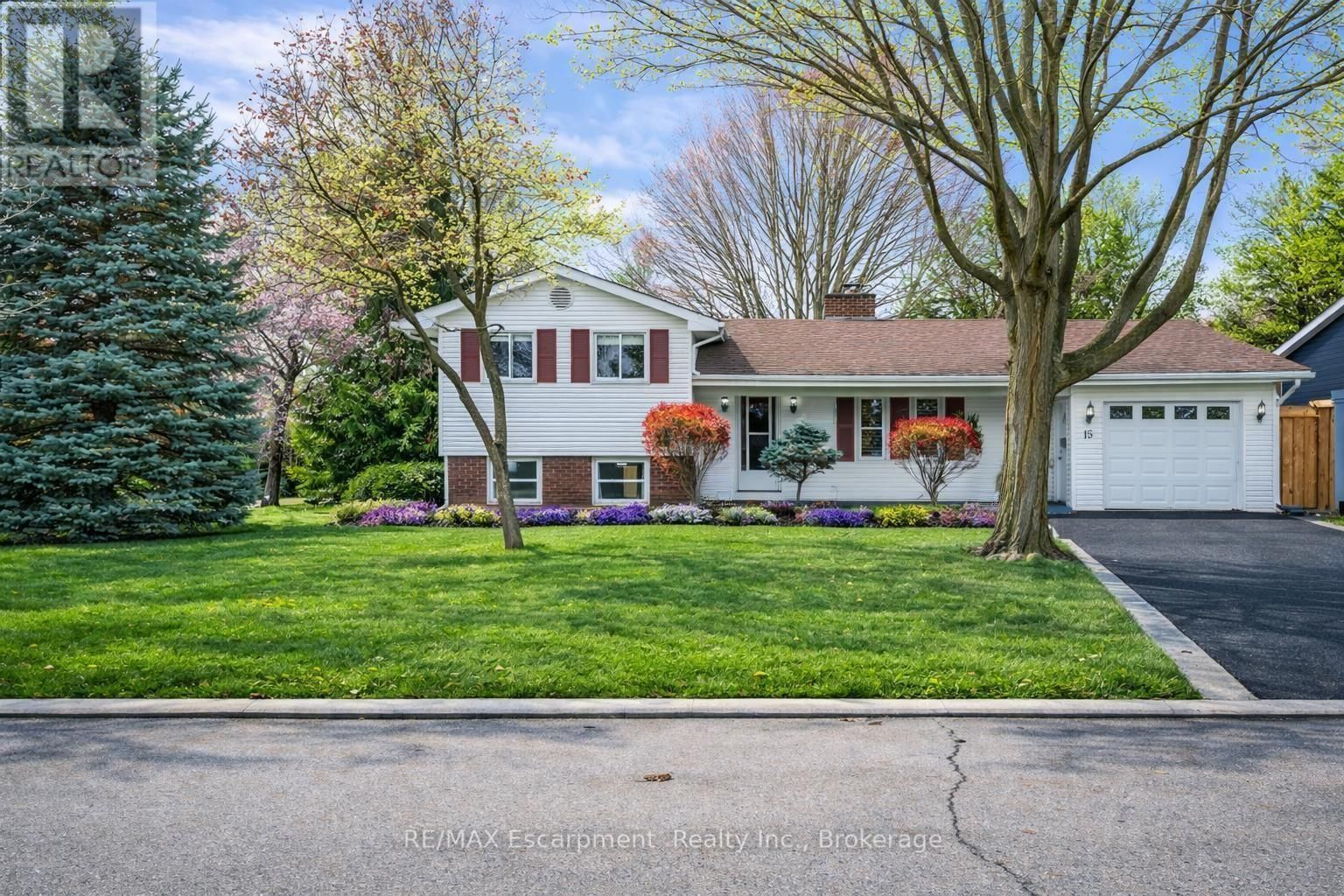 15 HARVEST LANE Image 1