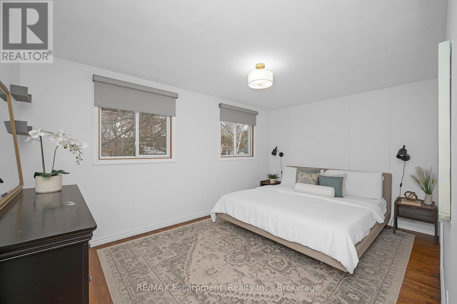 15 HARVEST LANE Image 18