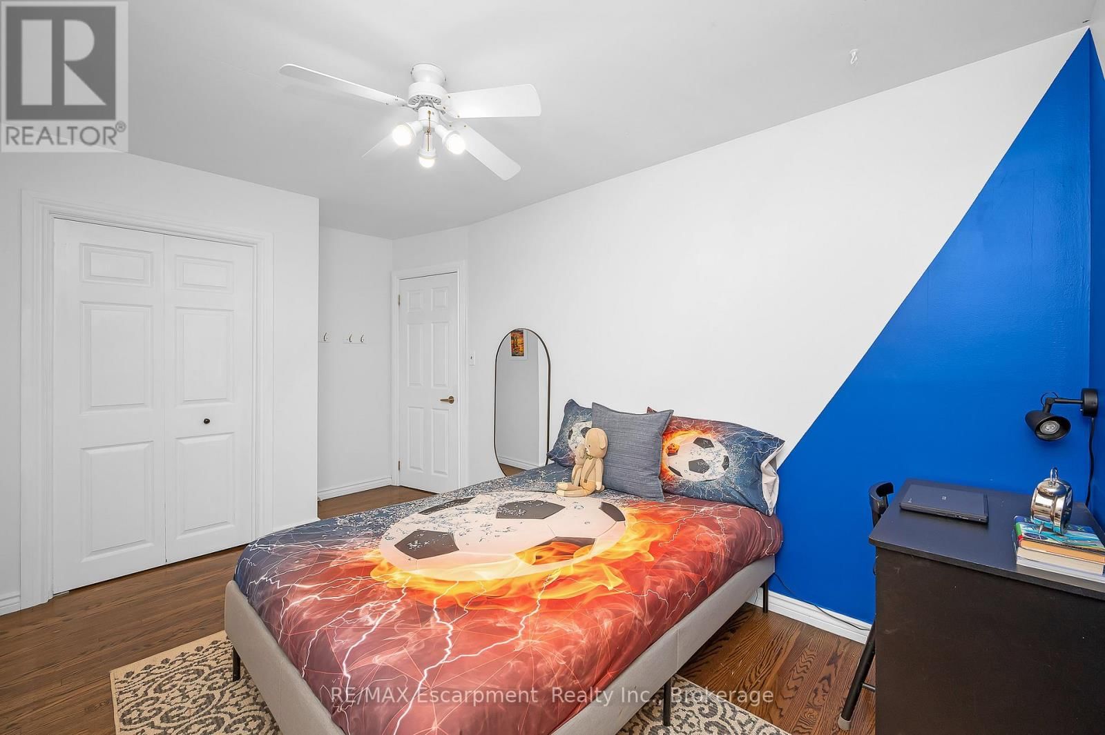 15 HARVEST LANE Image 23