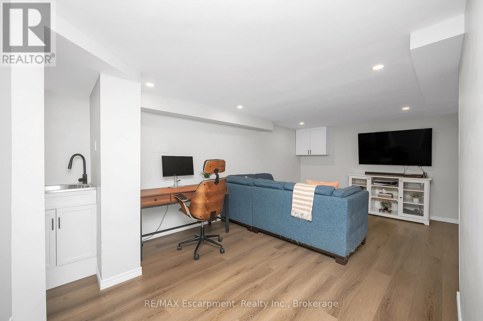 15 HARVEST LANE Image 30