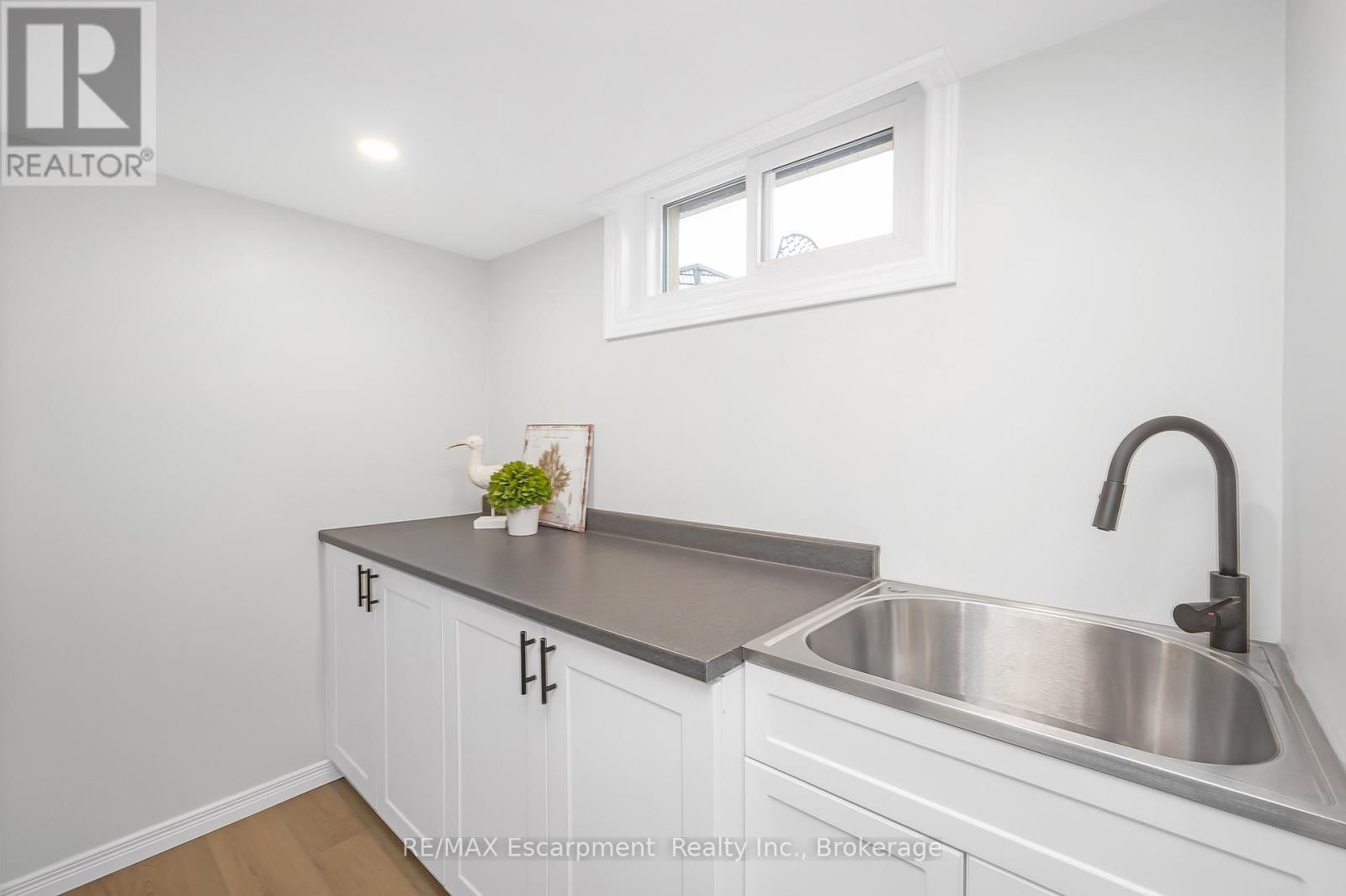 15 HARVEST LANE Image 31