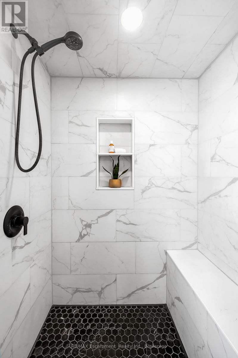 15 HARVEST LANE Image 36