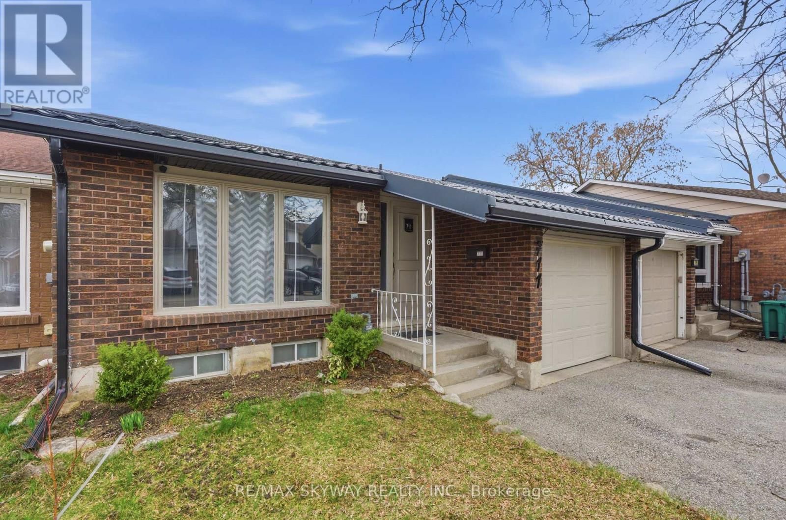 711 HILLVIEW ROAD Image 2