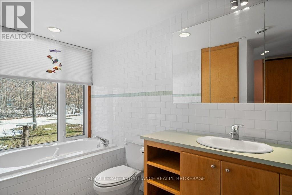 97A 12TH LINE ROAD Image 17