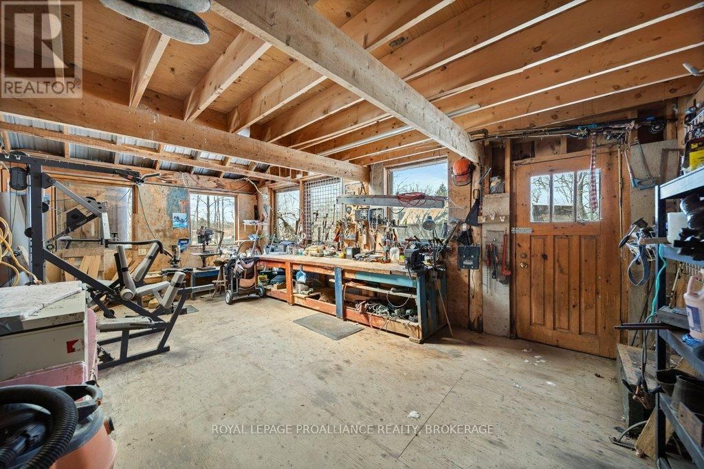 97A 12TH LINE ROAD Image 45