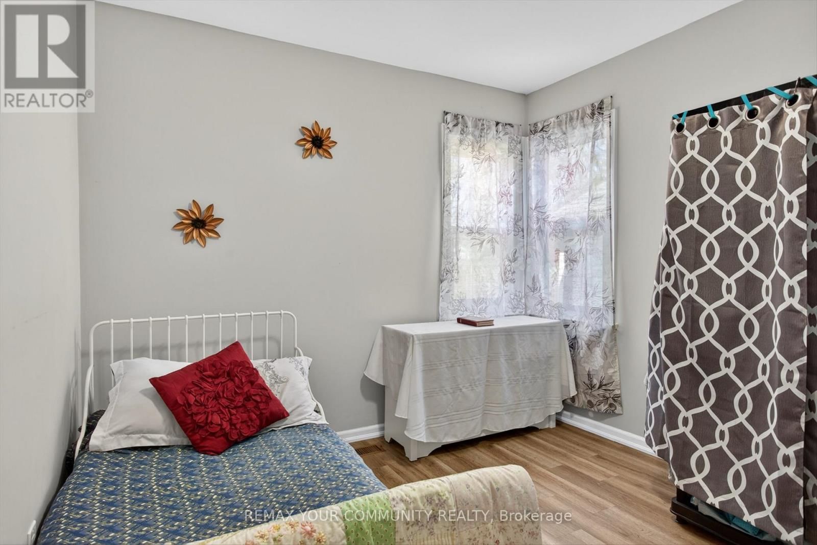 426 WOLSELY STREET Image 16