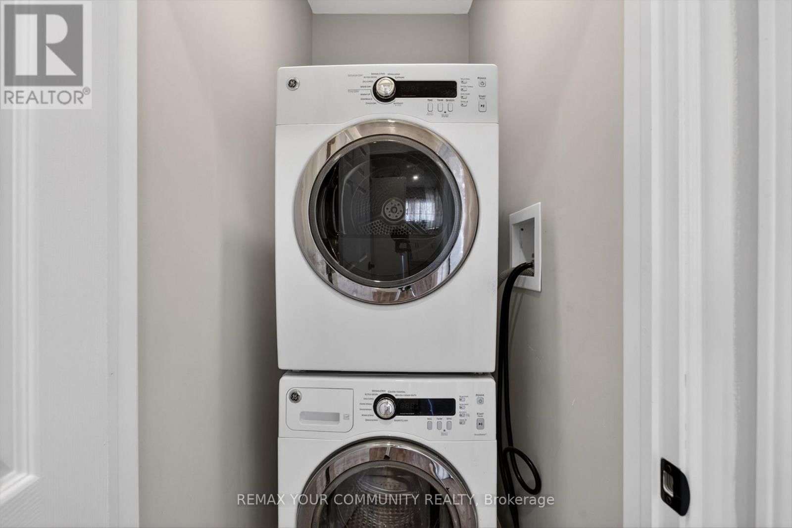 426 WOLSELY STREET Image 17