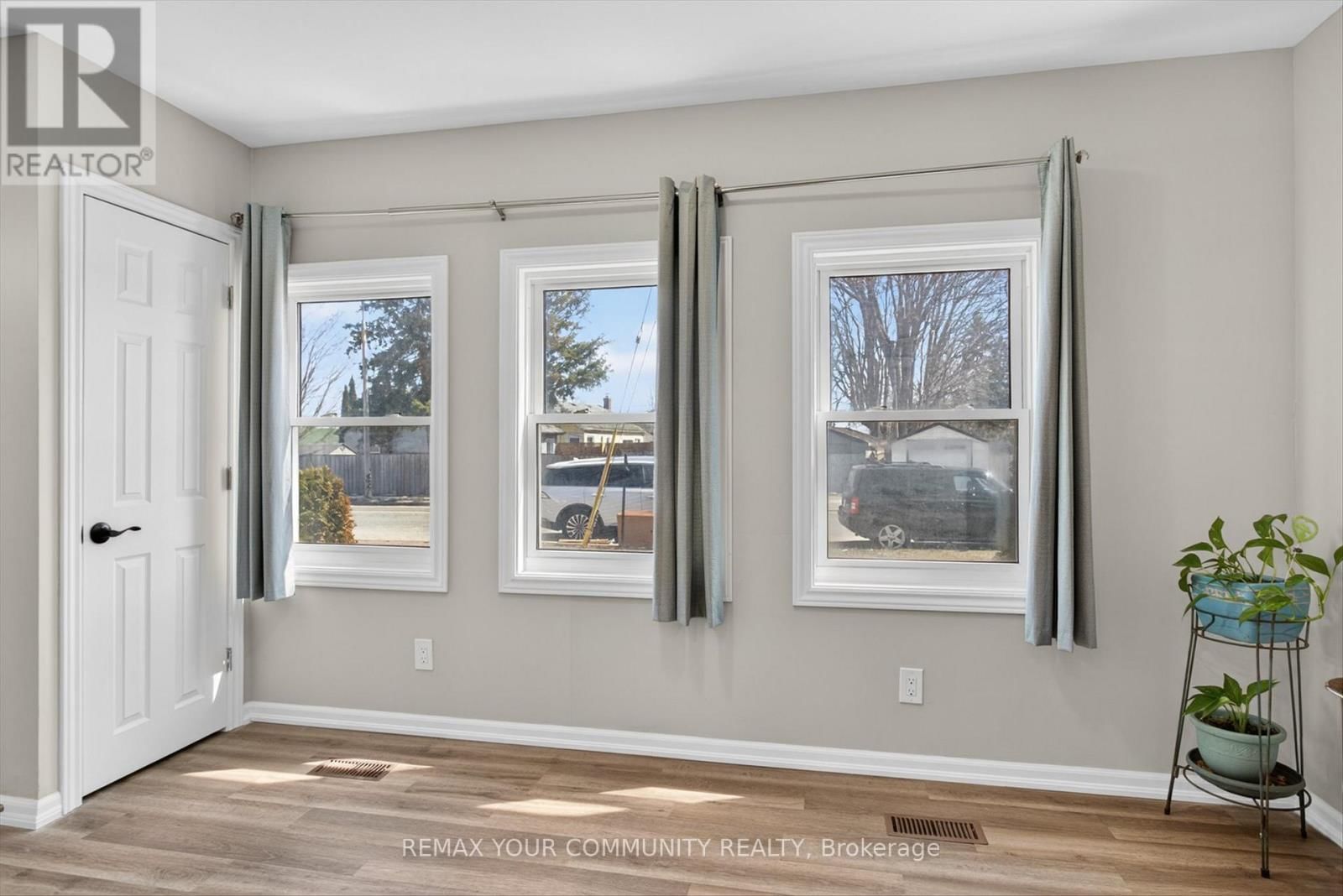 426 WOLSELY STREET Image 3