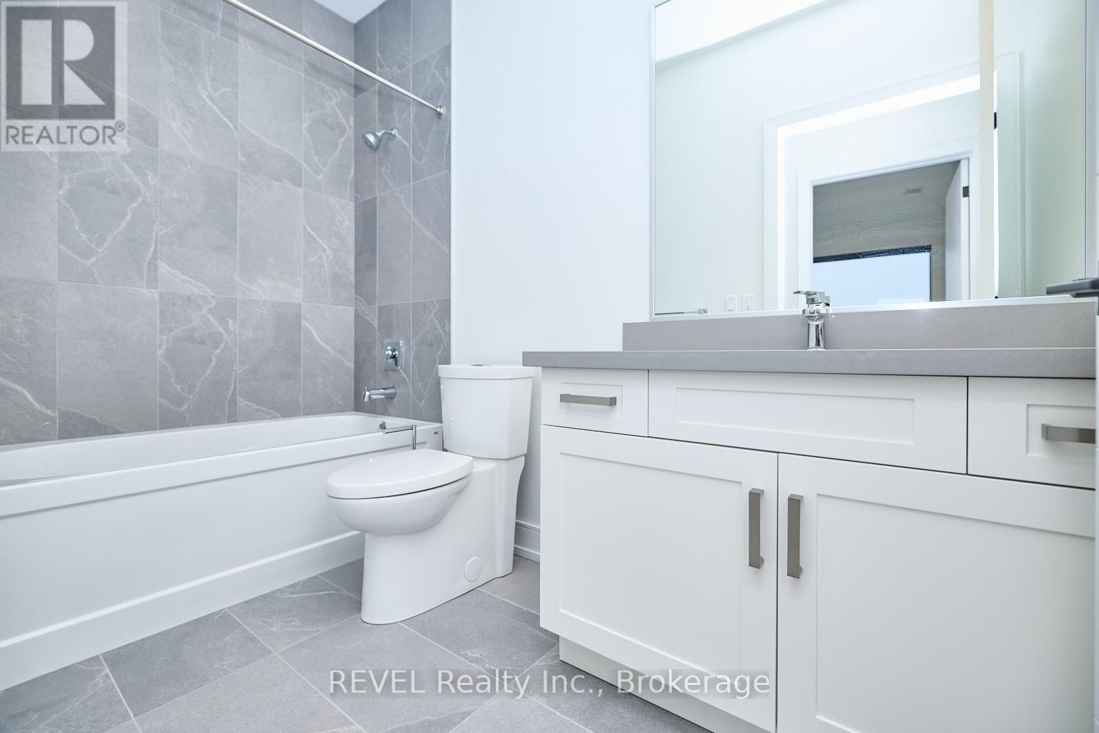 207 - 300B FOURTH AVENUE Image 11