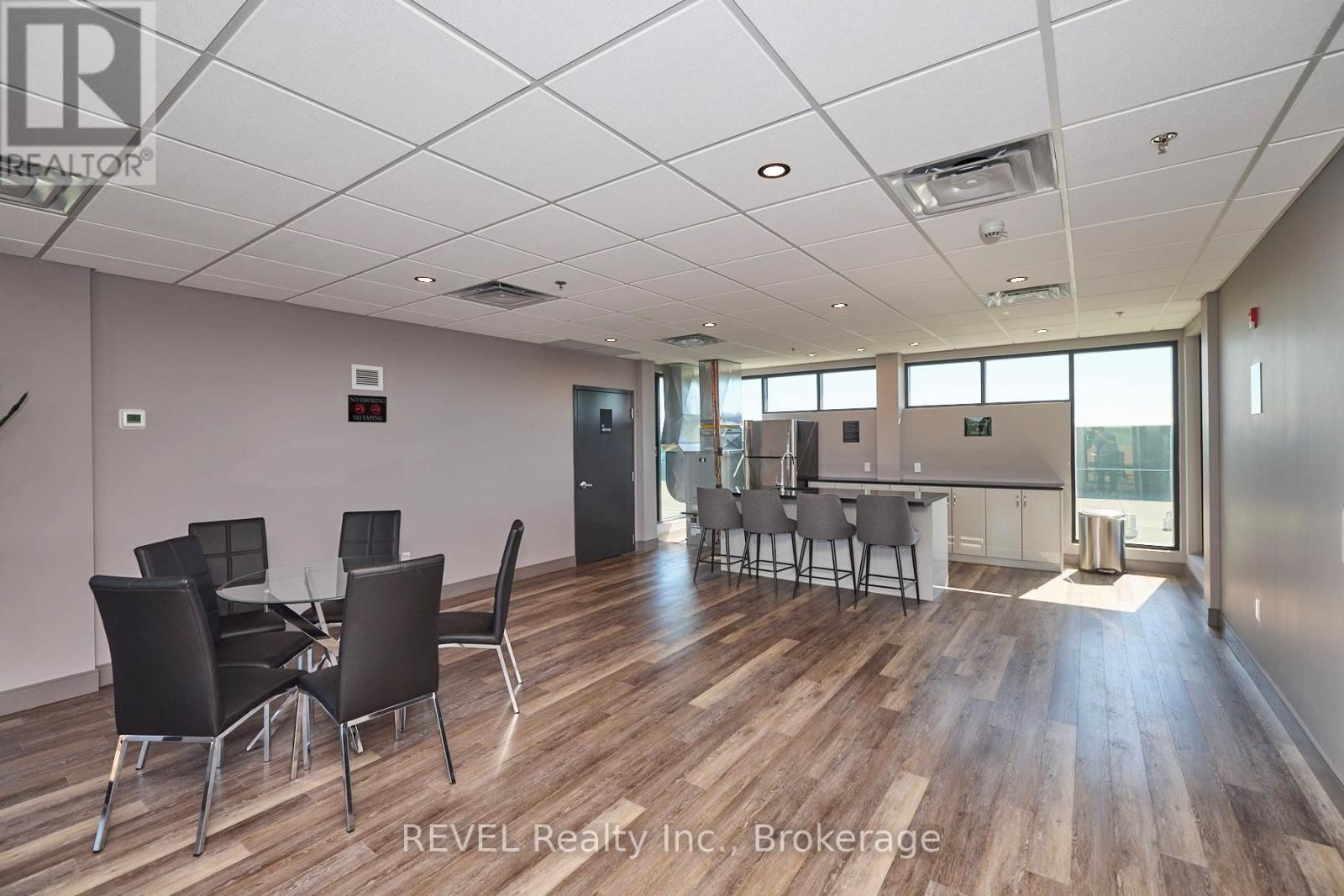 207 - 300B FOURTH AVENUE Image 21