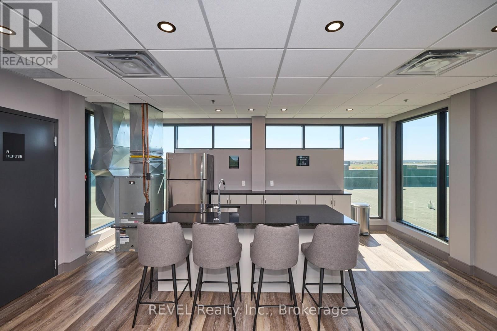 207 - 300B FOURTH AVENUE Image 22