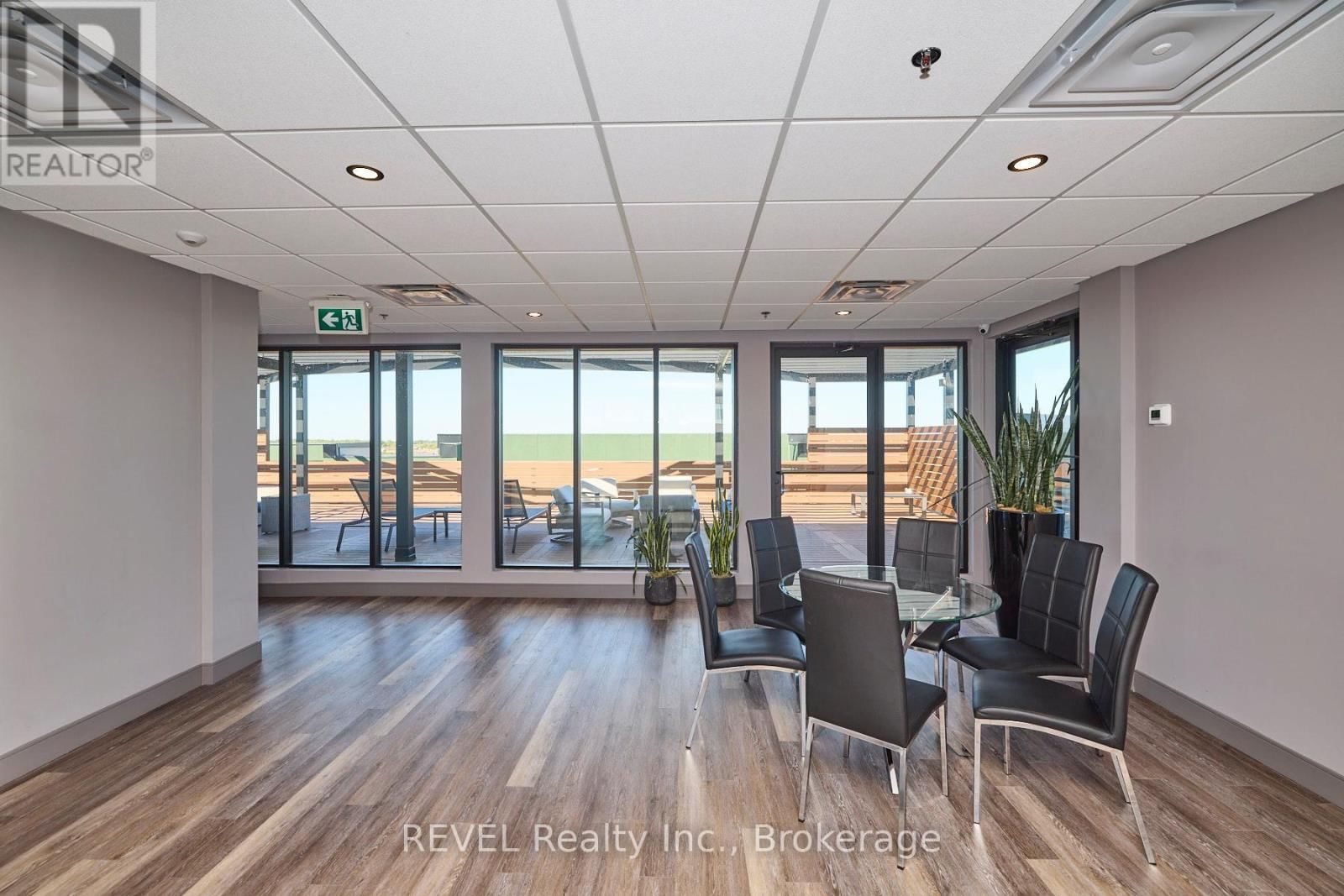 207 - 300B FOURTH AVENUE Image 23