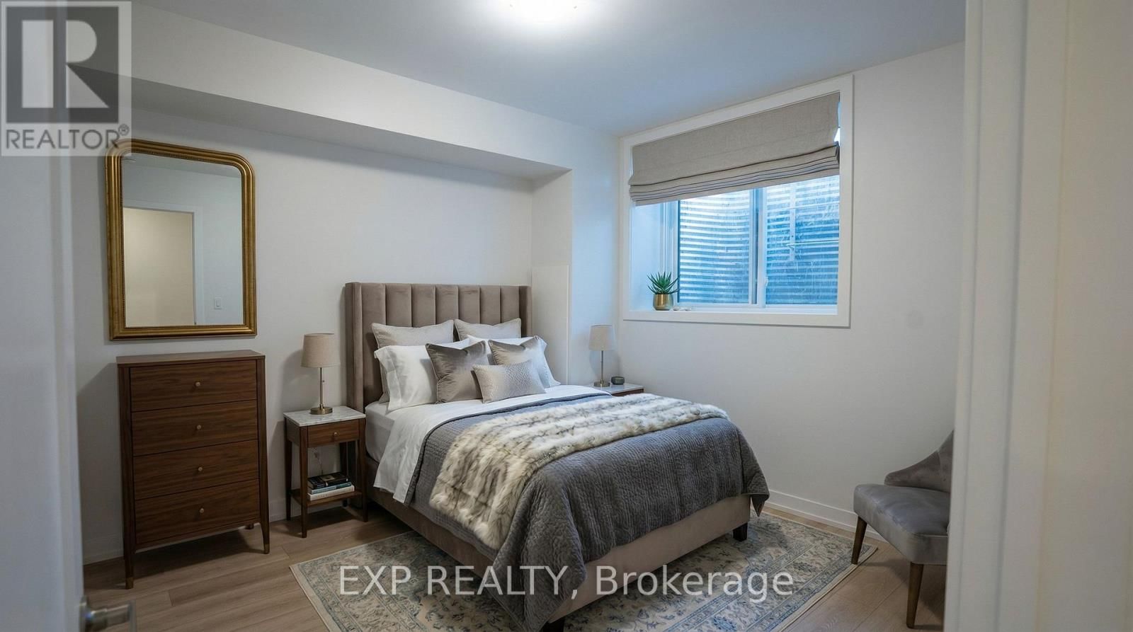 234, 236 WOODROFFE AVENUE Image 11