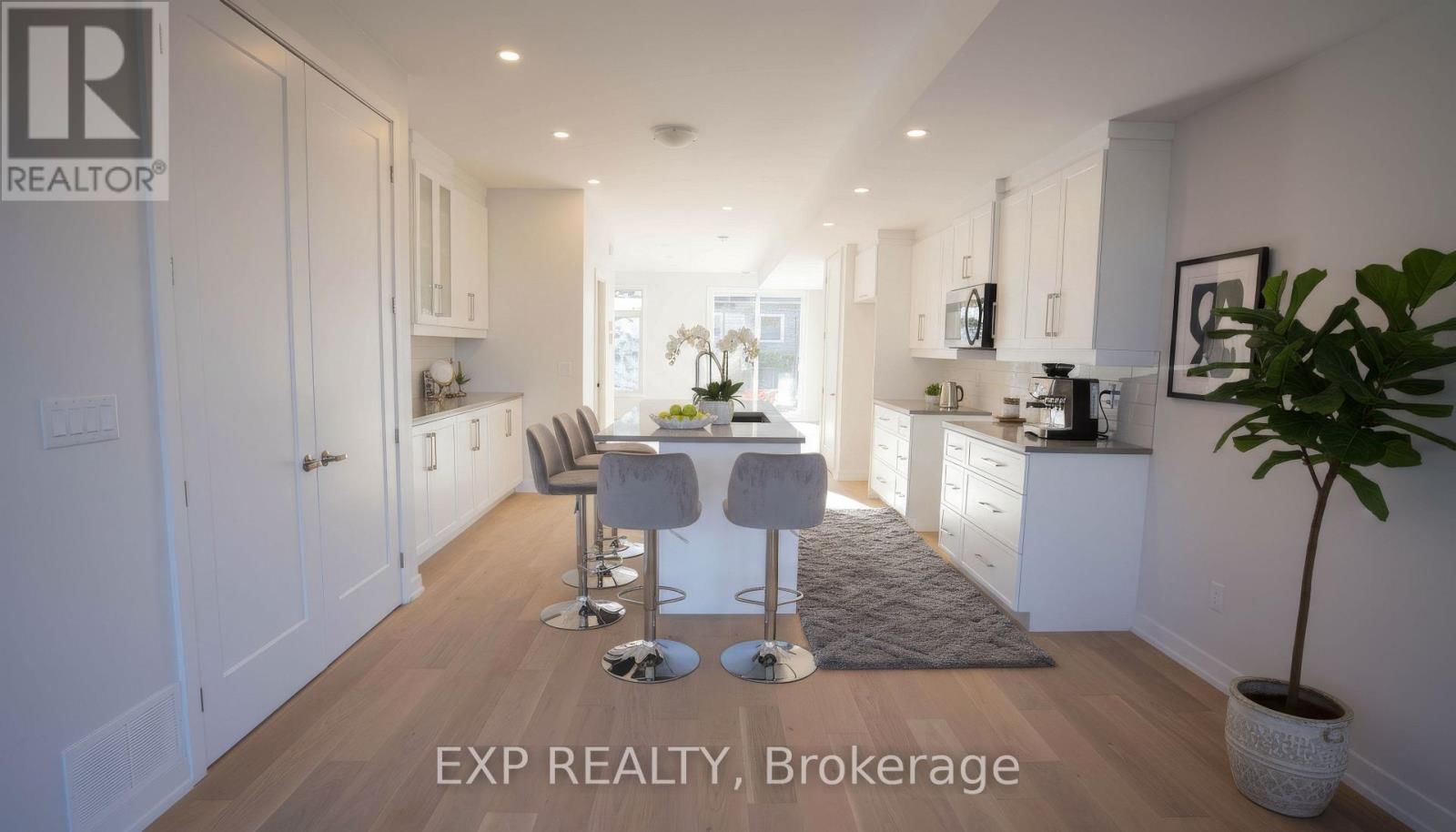 234, 236 WOODROFFE AVENUE Image 18