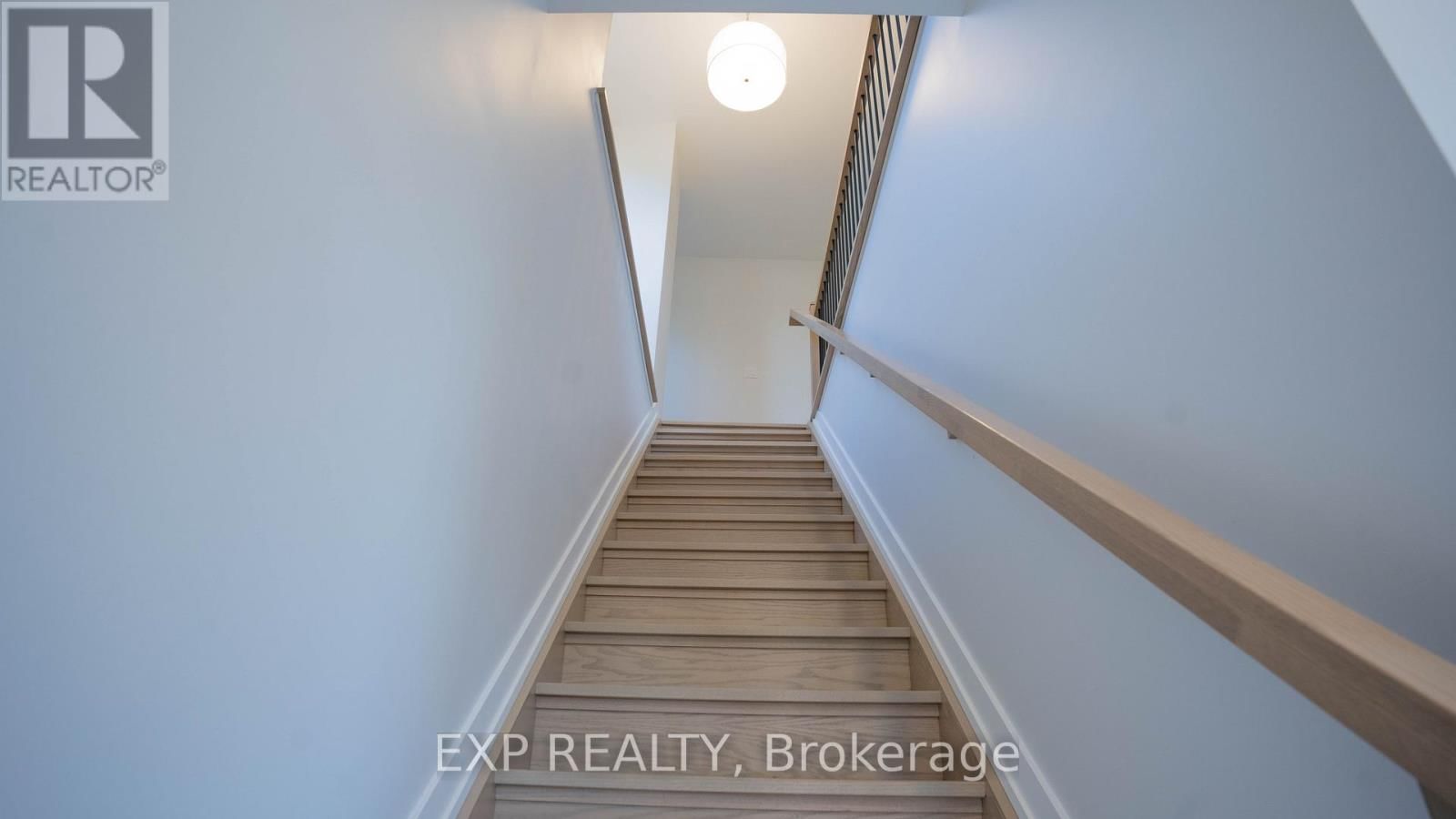 234, 236 WOODROFFE AVENUE Image 23