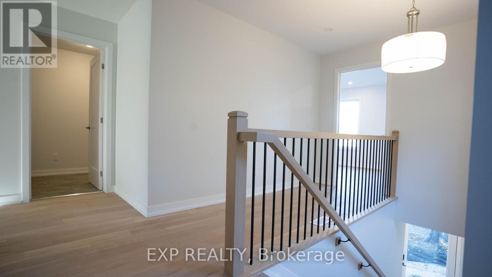 234, 236 WOODROFFE AVENUE Image 24