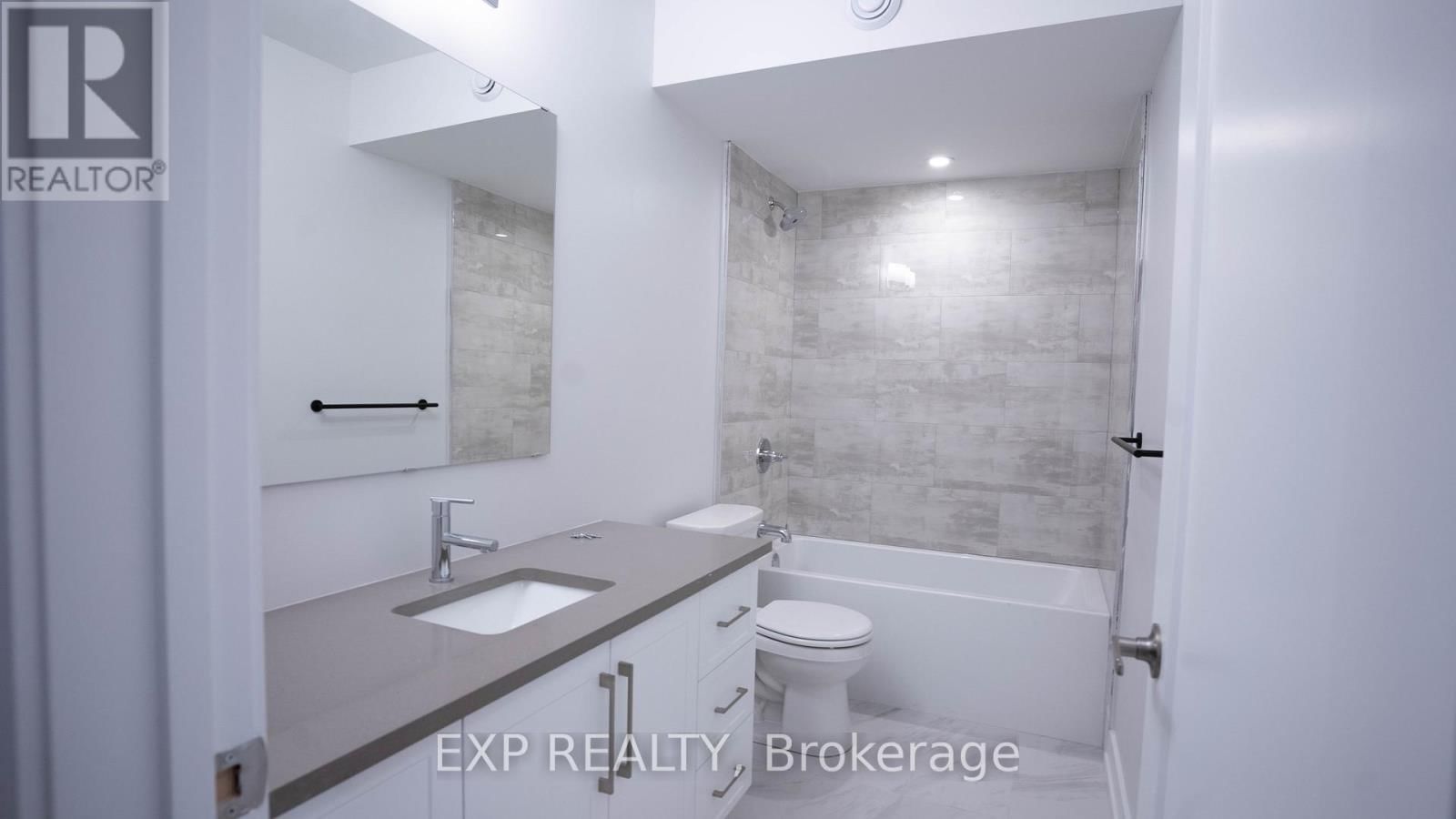 234, 236 WOODROFFE AVENUE Image 27