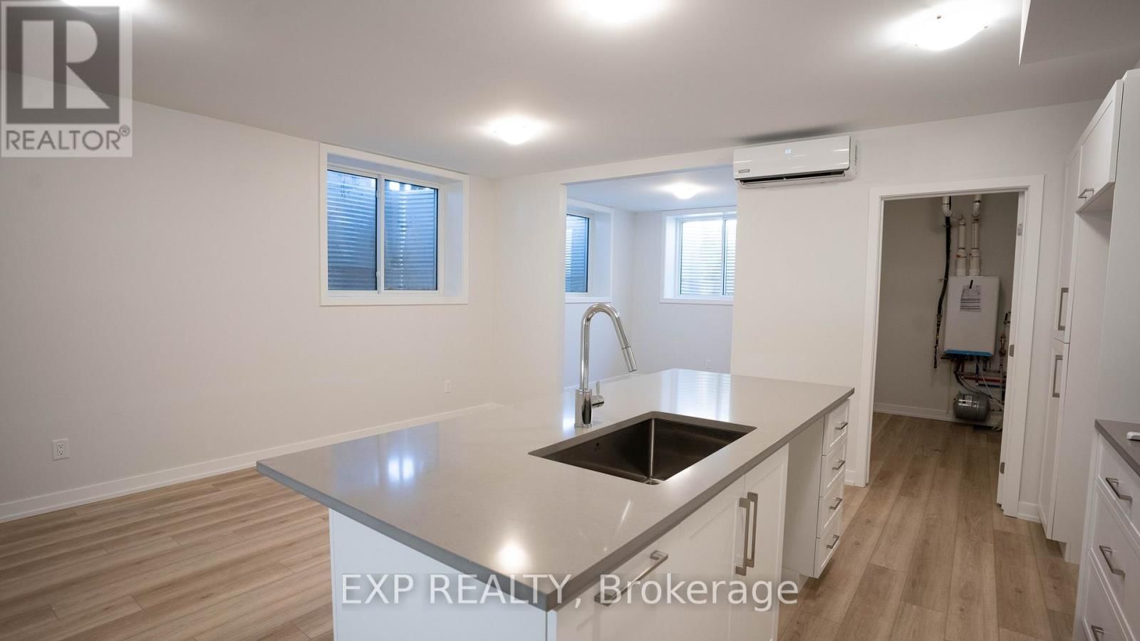 234, 236 WOODROFFE AVENUE Image 28