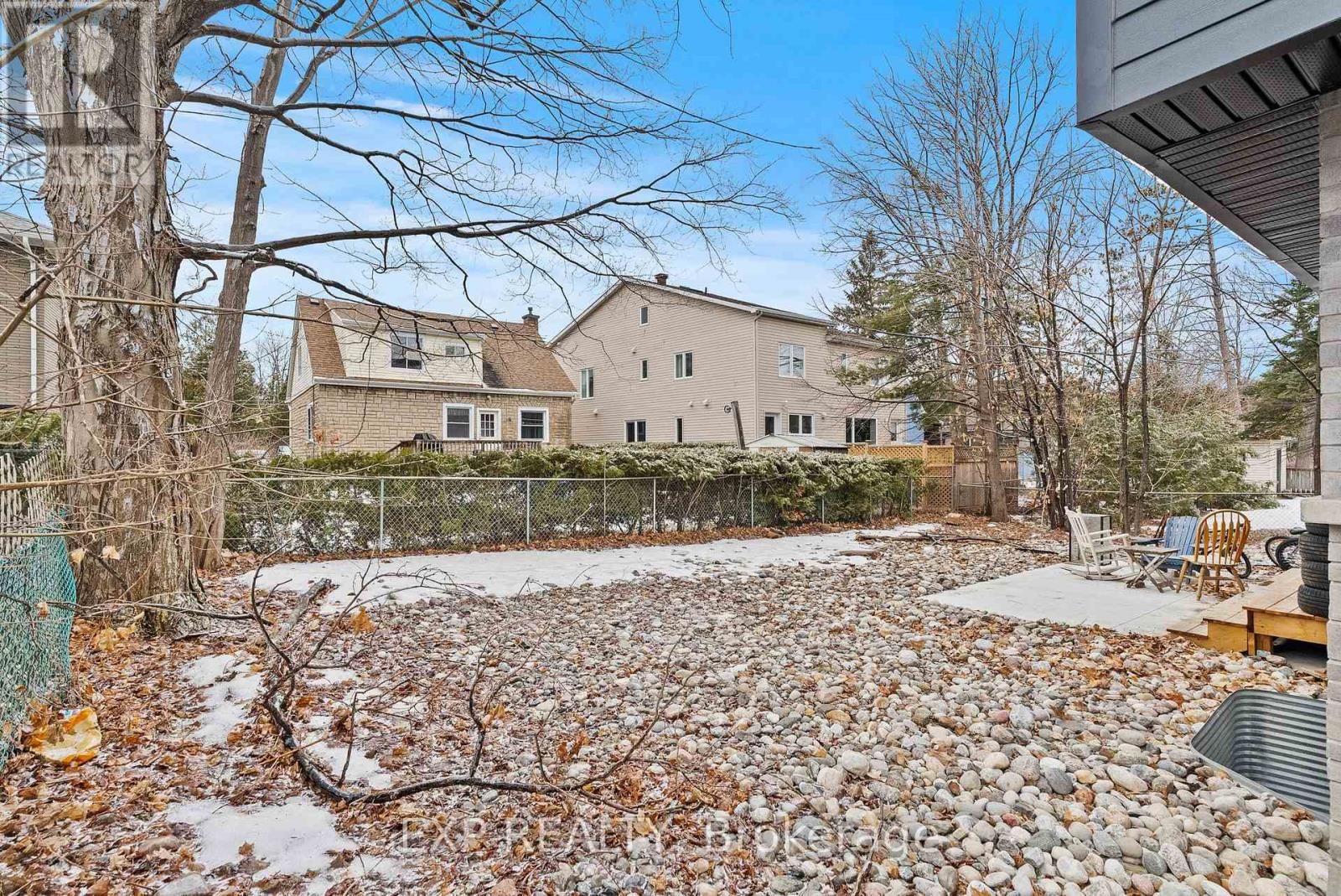 234, 236 WOODROFFE AVENUE Image 3