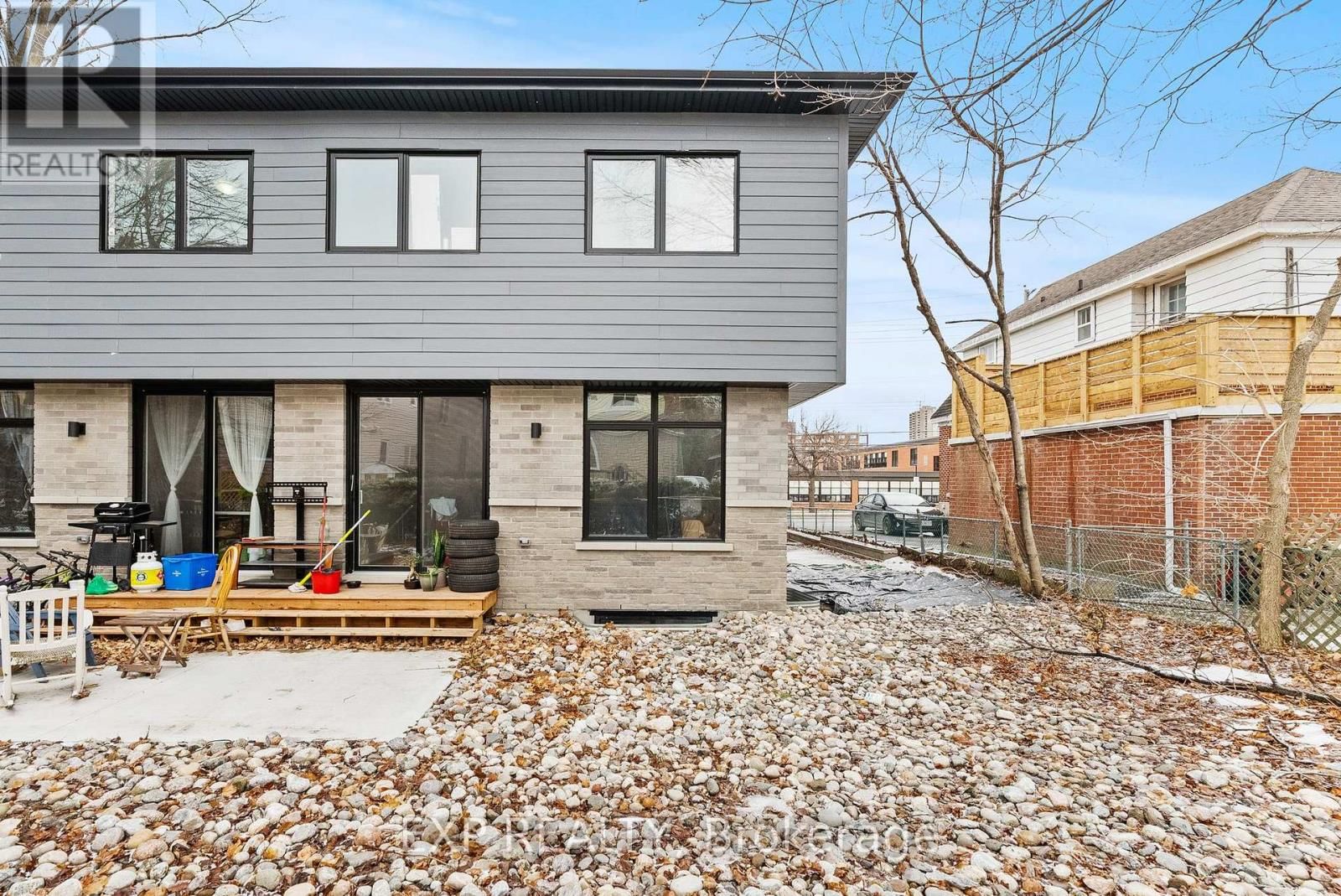 234, 236 WOODROFFE AVENUE Image 4