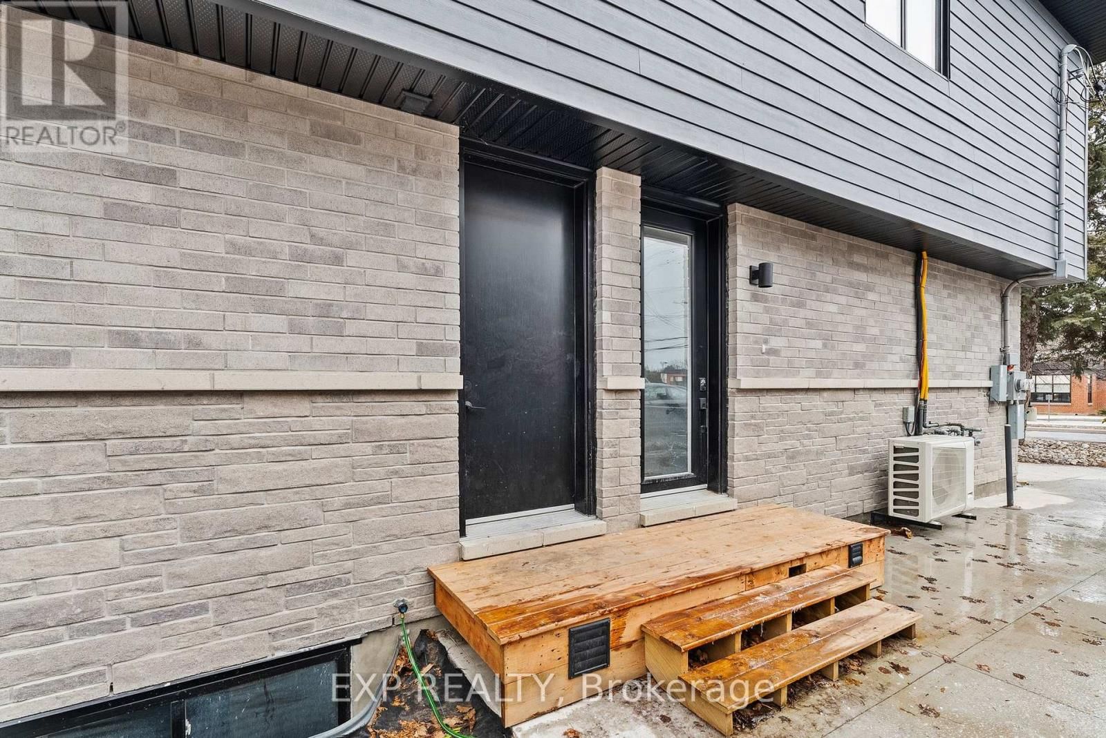 234, 236 WOODROFFE AVENUE Image 5