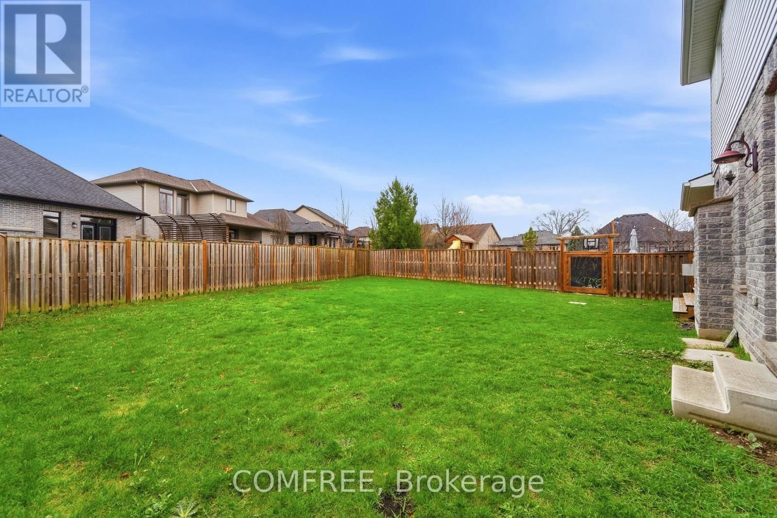 152 JUNO CRESCENT Image 43