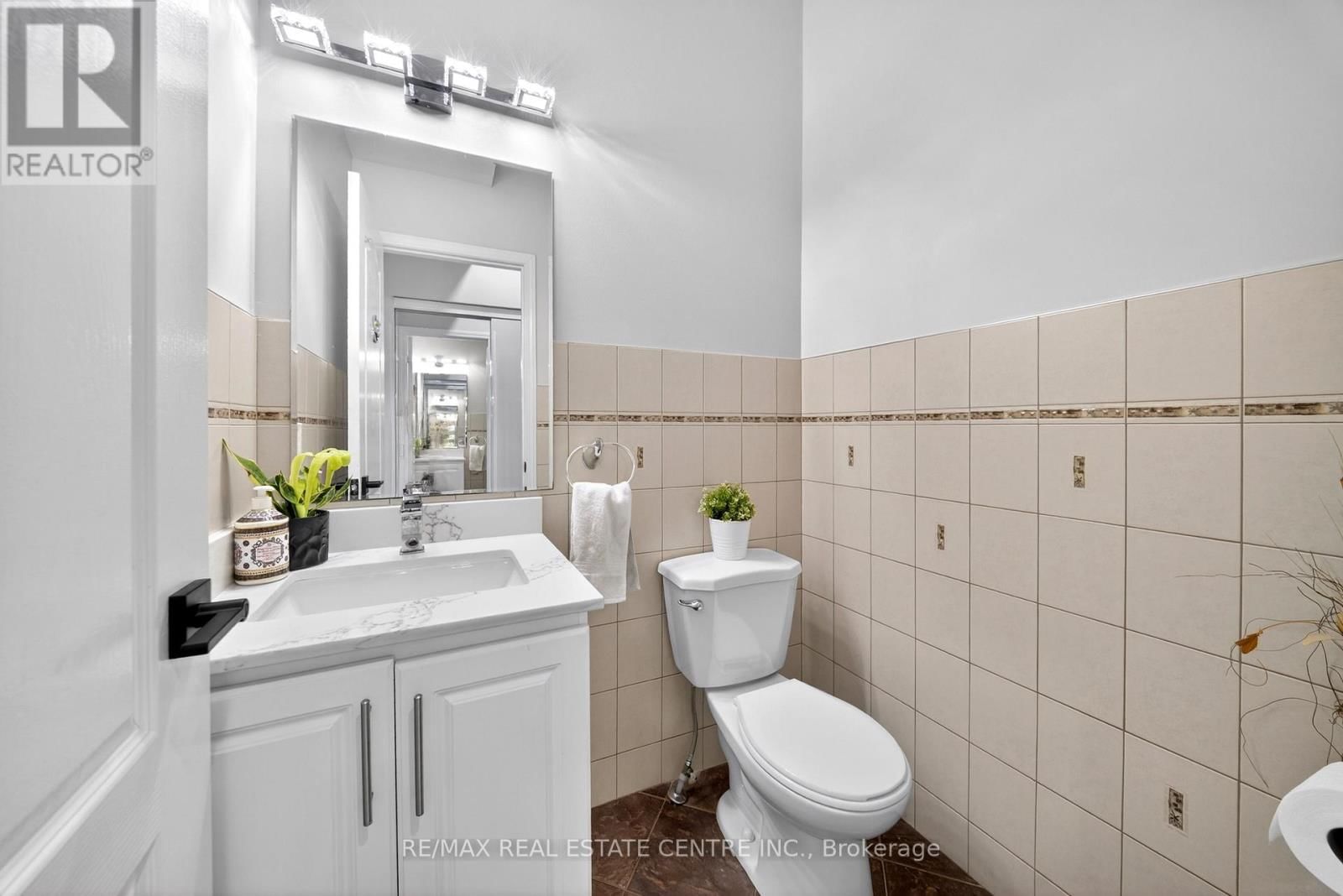 207 ARTHUR FACH DRIVE Image 12