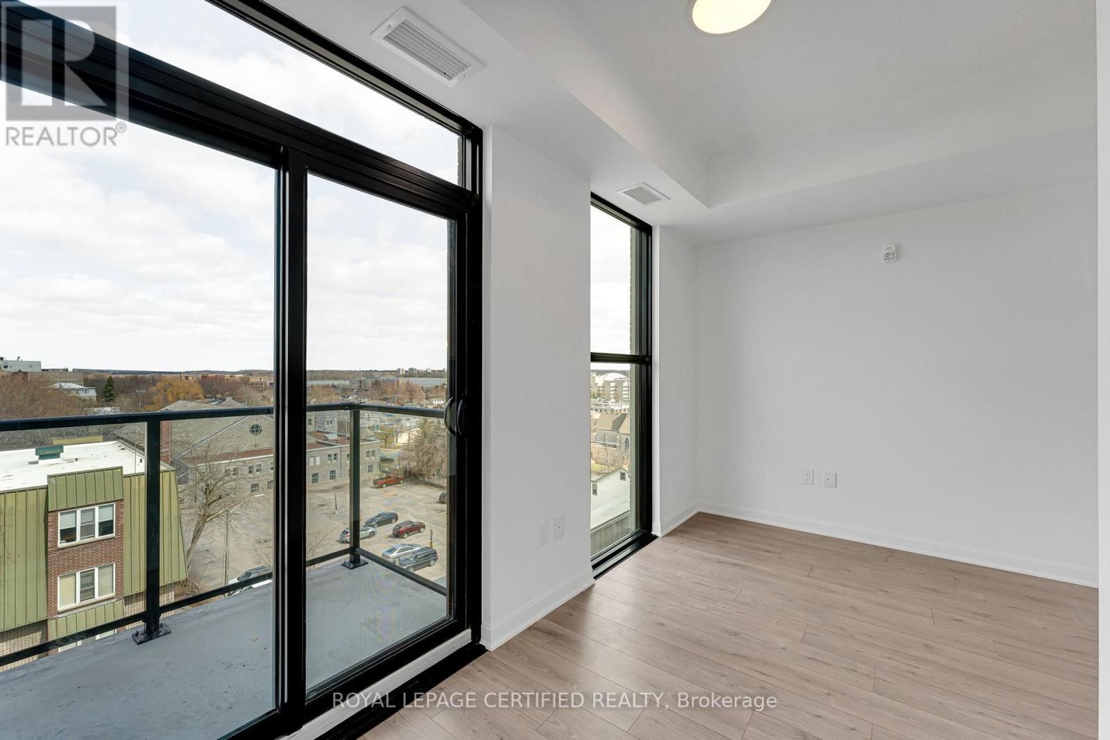 714 - 223 PRINCESS STREET Image 28