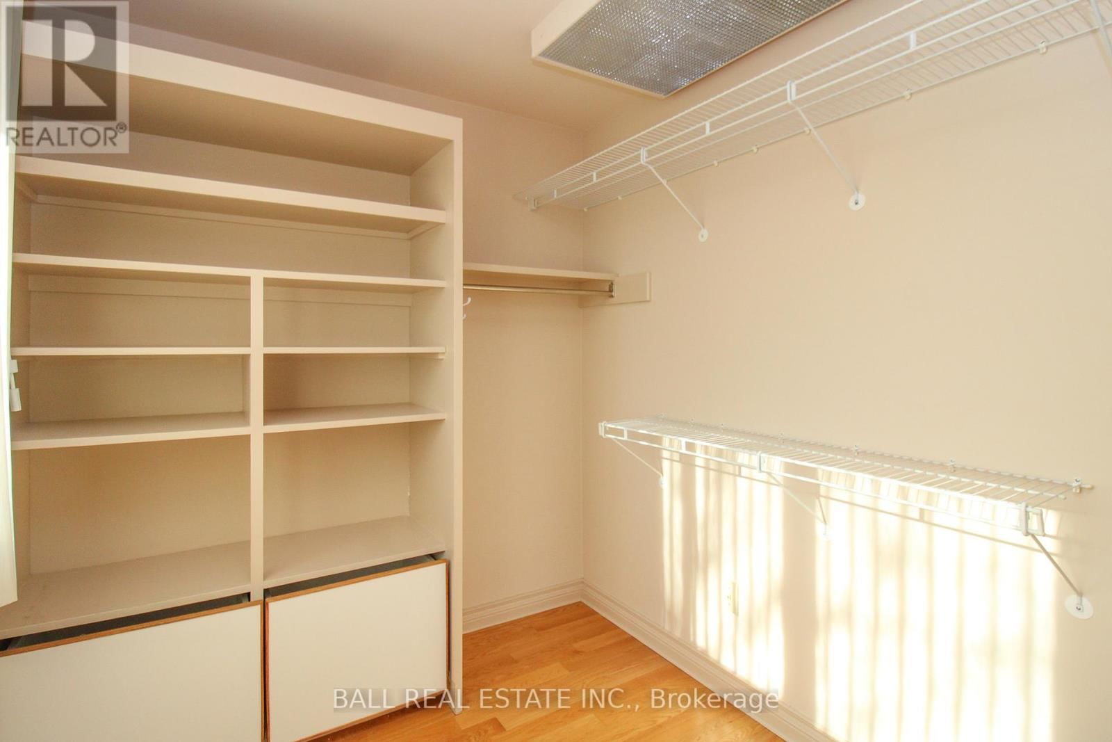 1166 SUMMIT DRIVE Image 23