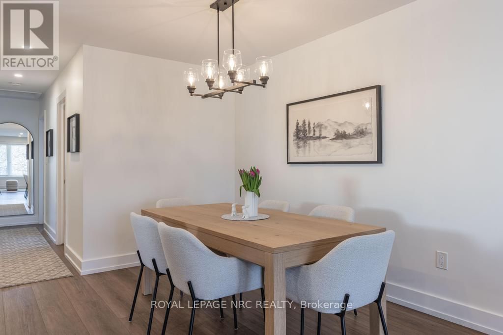 22 FOX TRAIL DRIVE Image 11