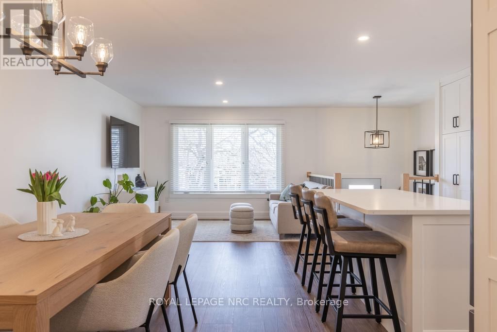 22 FOX TRAIL DRIVE Image 12