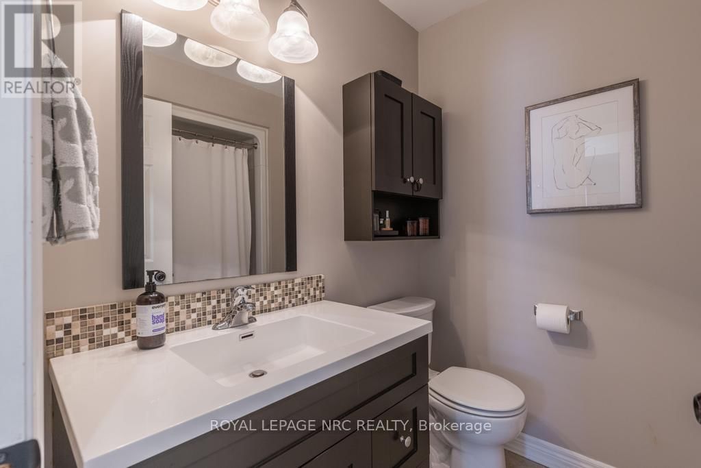 22 FOX TRAIL DRIVE Image 17