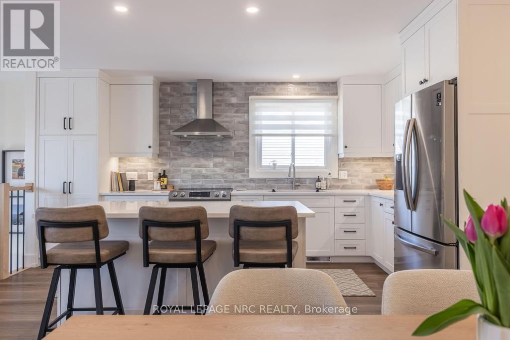 22 FOX TRAIL DRIVE Image 7