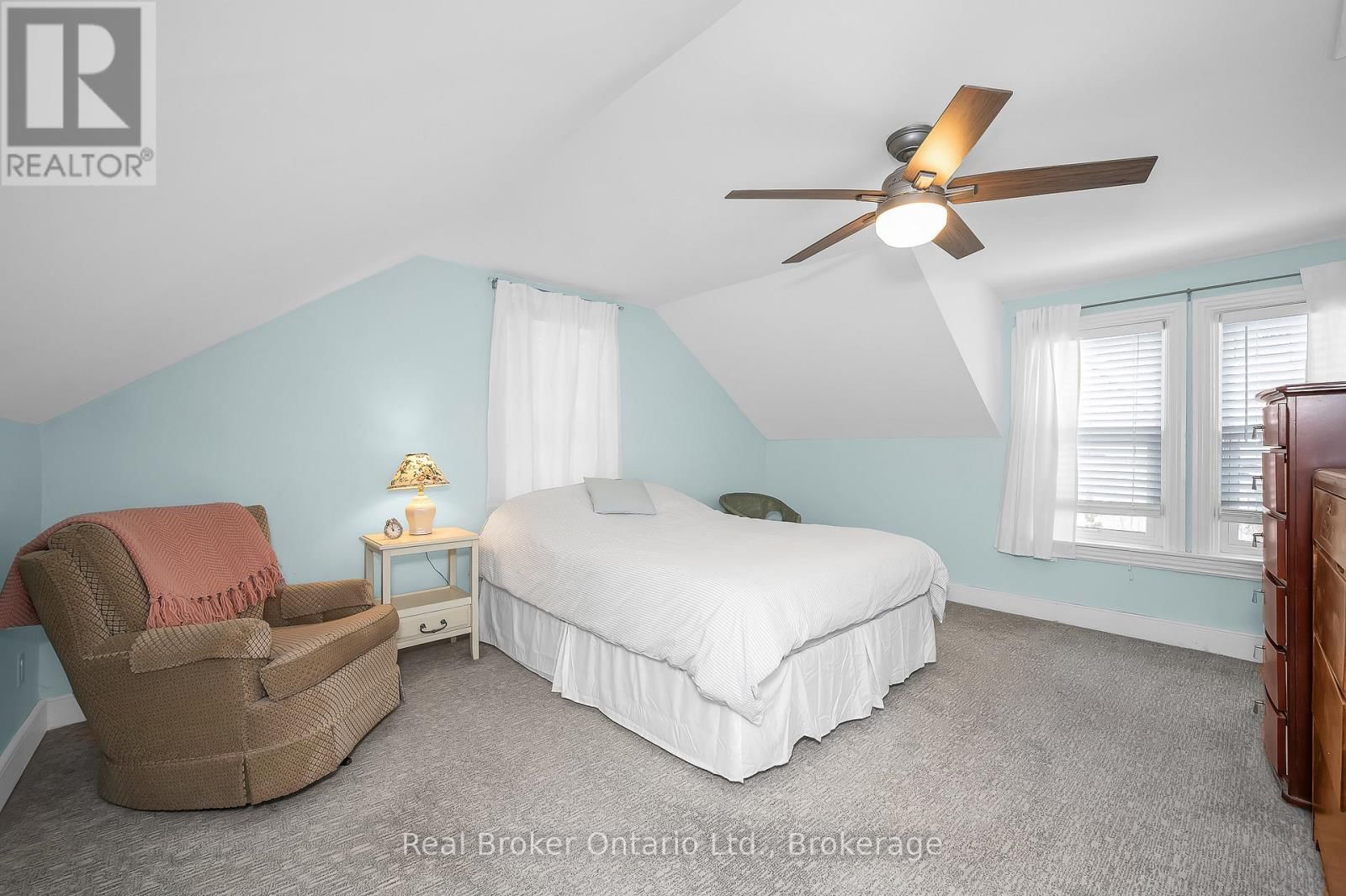 15 MAPLE AVENUE Image 15