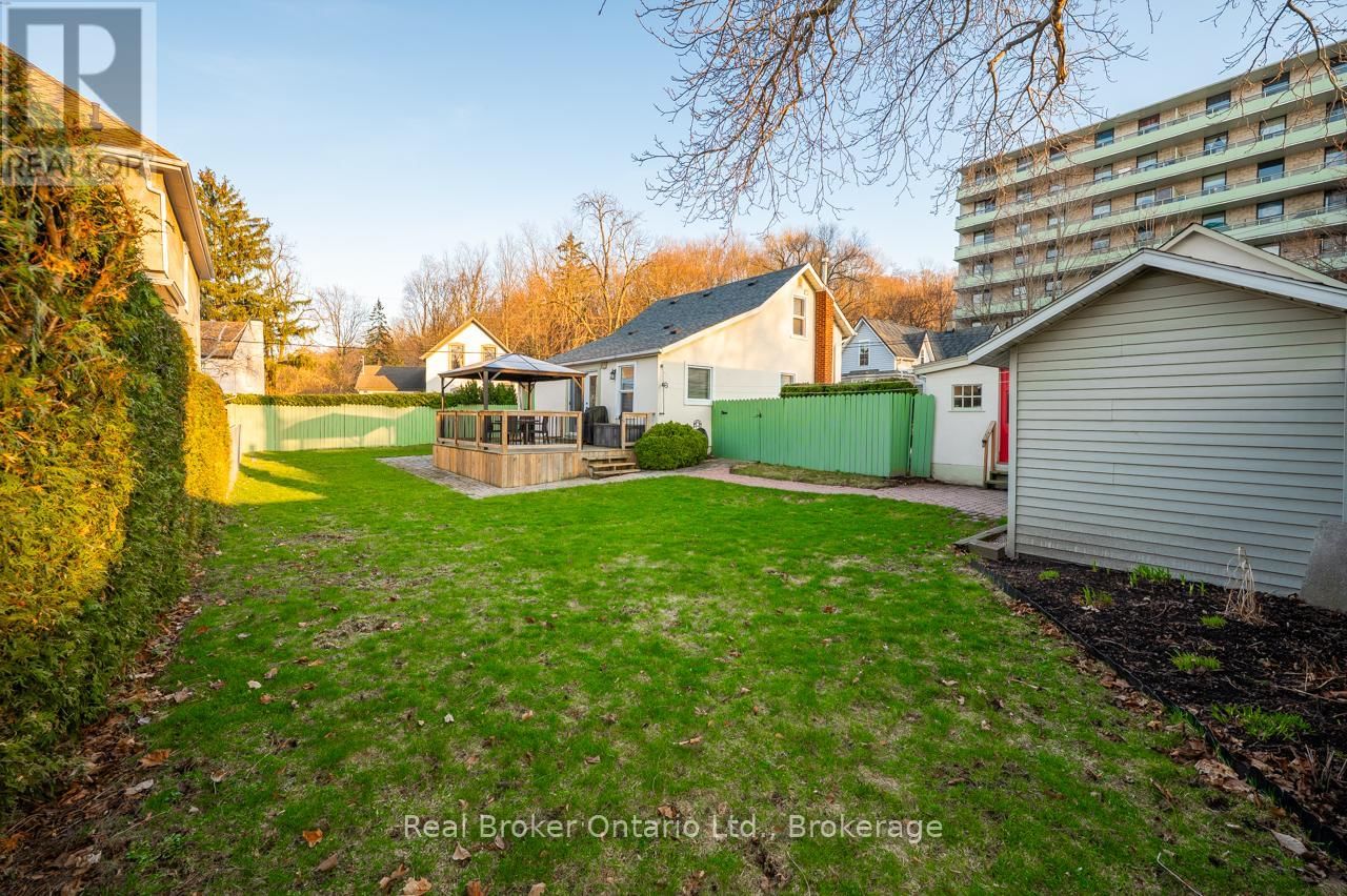 15 MAPLE AVENUE Image 25