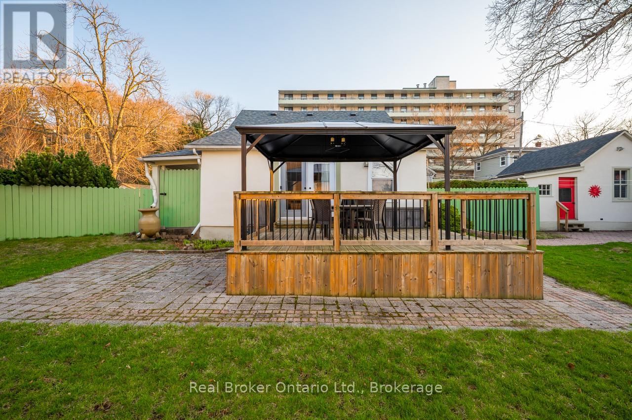 15 MAPLE AVENUE Image 26