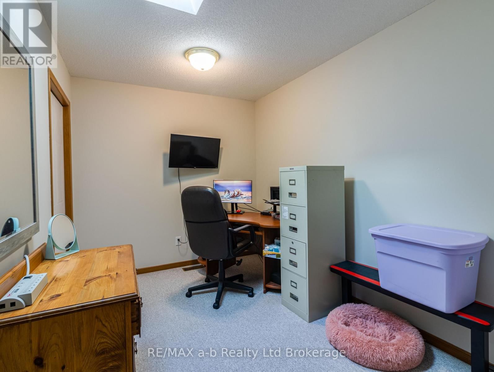 137 WHITING STREET Image 15