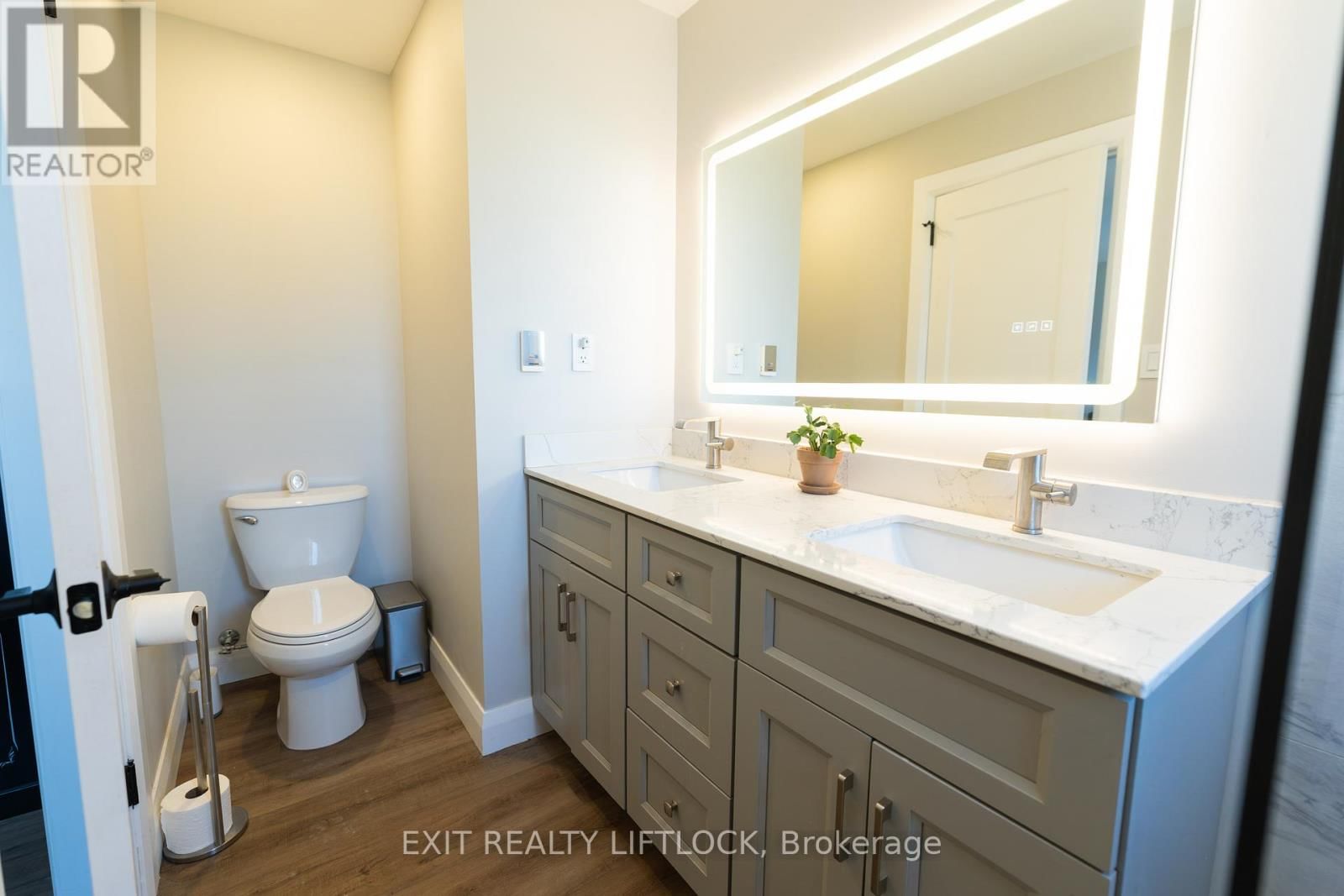 4 COUNTY ROAD 4 Image 16