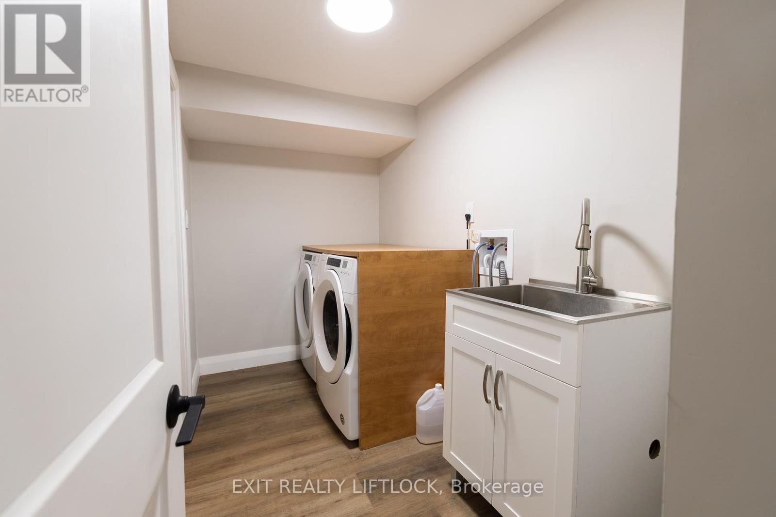 4 COUNTY ROAD 4 Image 22