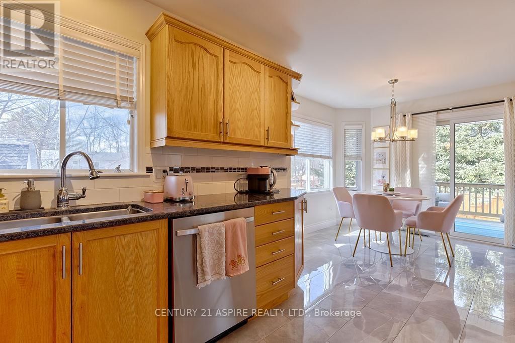 32 BAYSHORE DRIVE Image 15