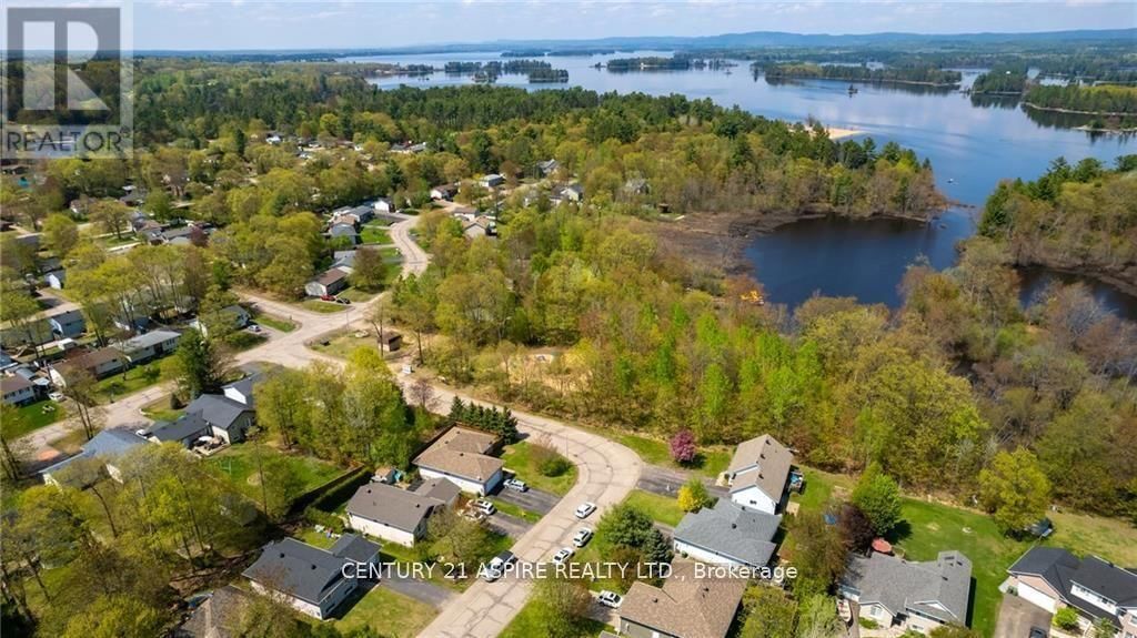 32 BAYSHORE DRIVE Image 2