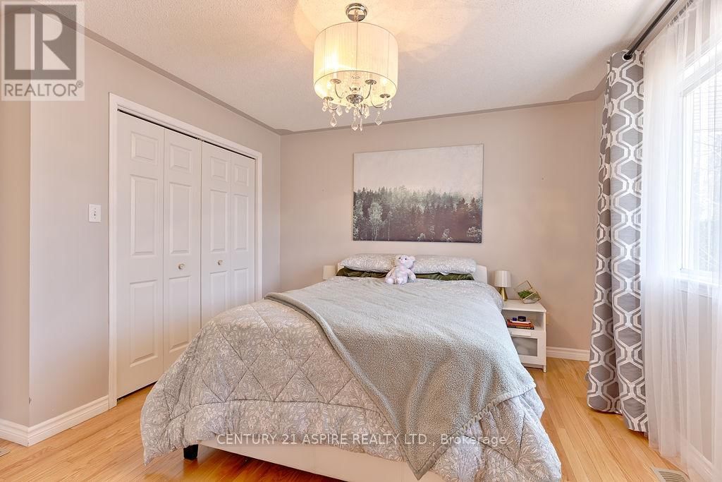 32 BAYSHORE DRIVE Image 22