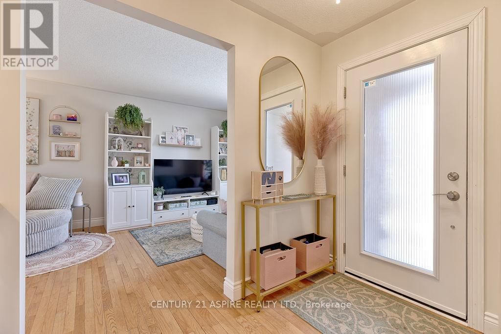 32 BAYSHORE DRIVE Image 3