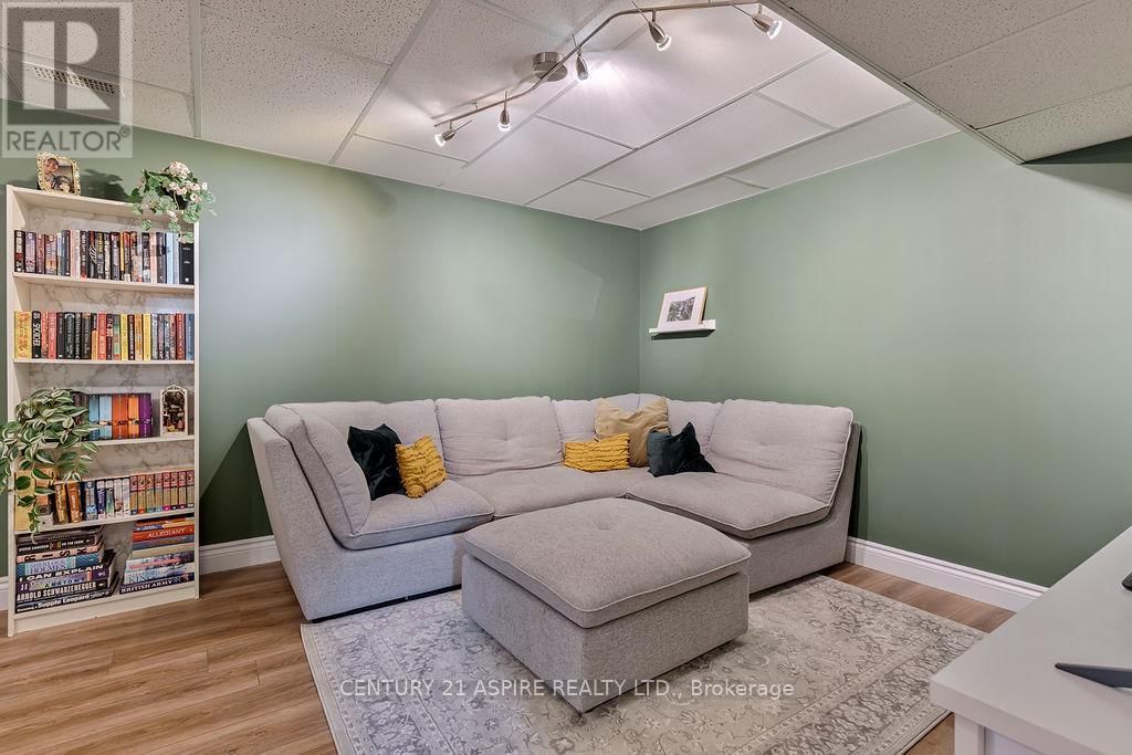 32 BAYSHORE DRIVE Image 32