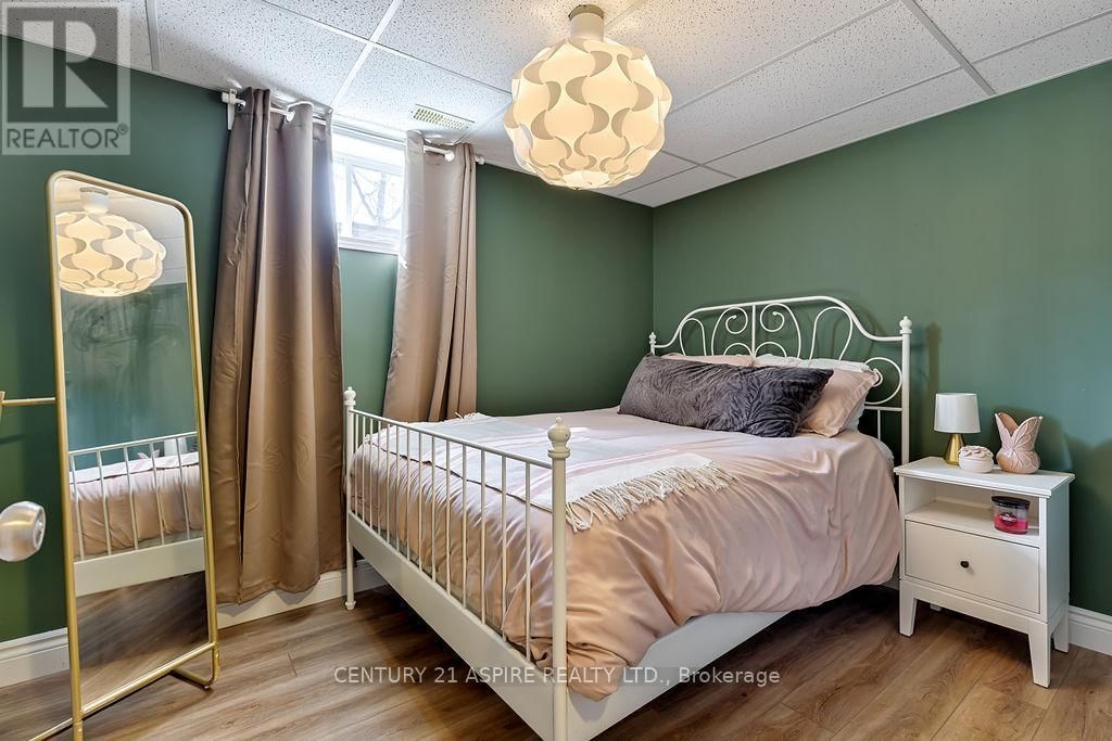 32 BAYSHORE DRIVE Image 34