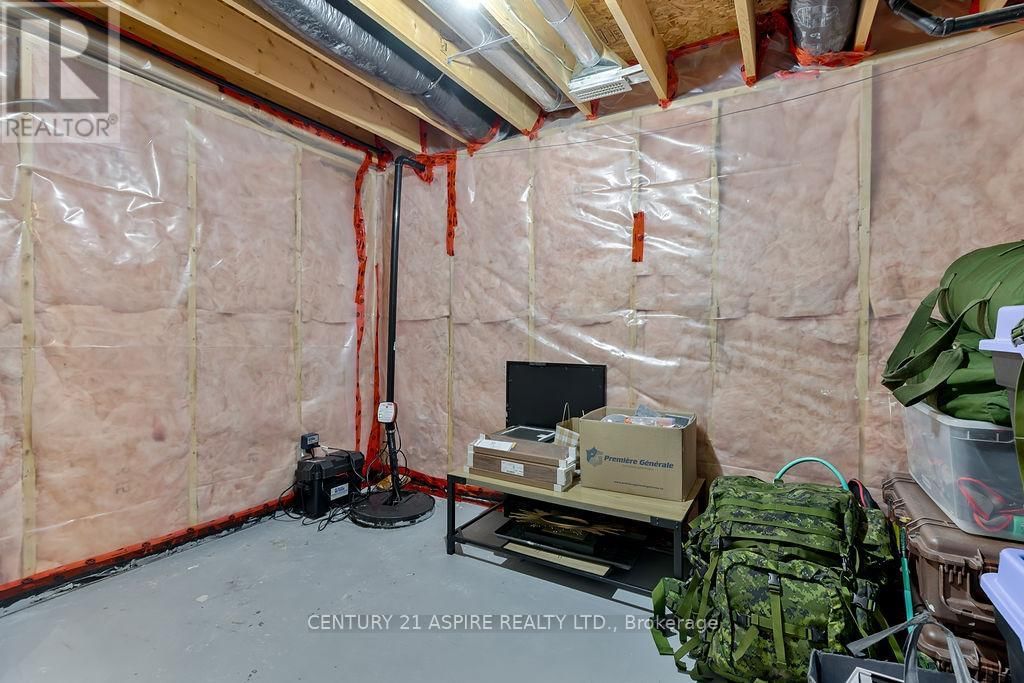 32 BAYSHORE DRIVE Image 37