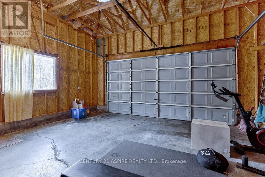 32 BAYSHORE DRIVE Image 40