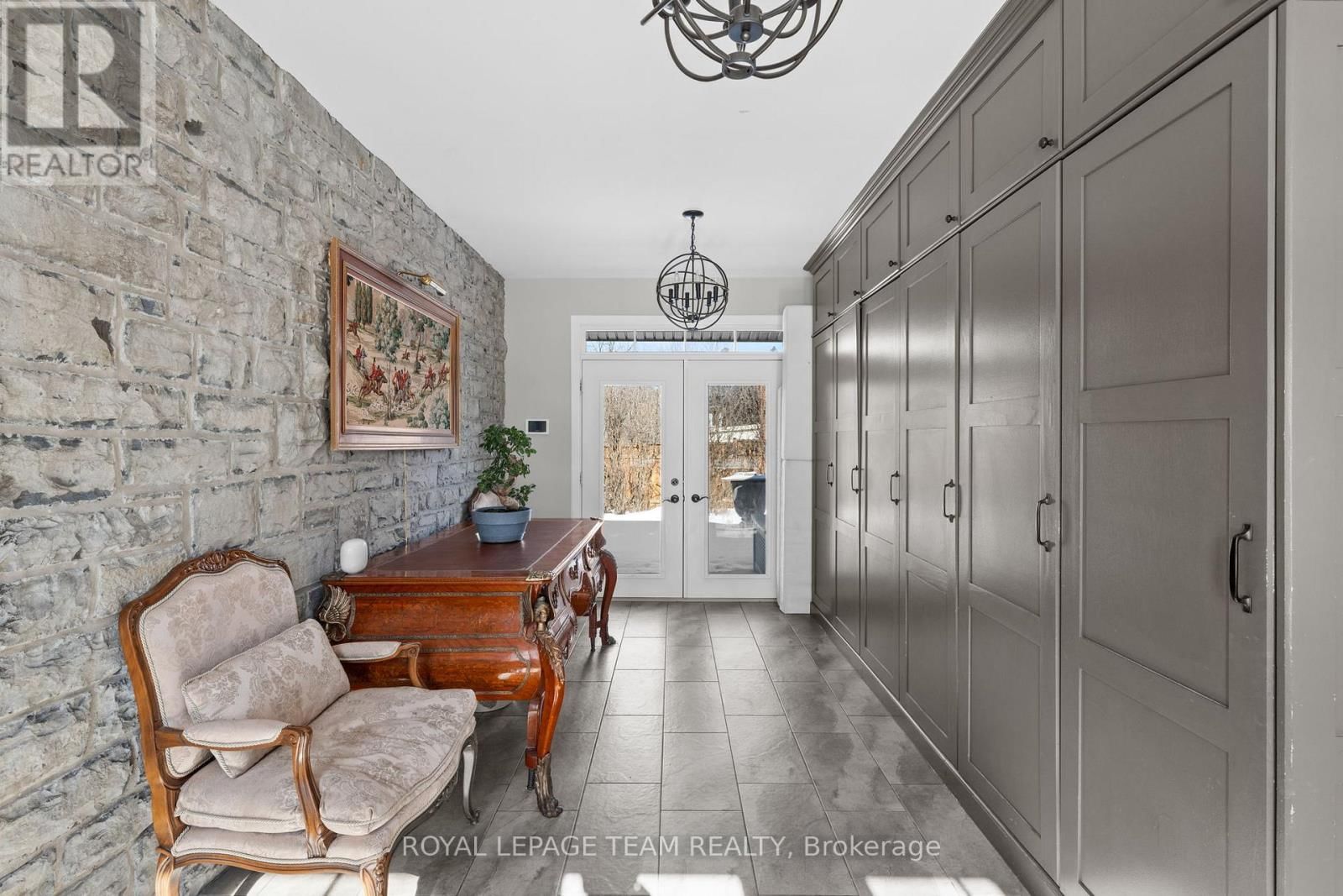 161 UNION STREET NORTH Image 24