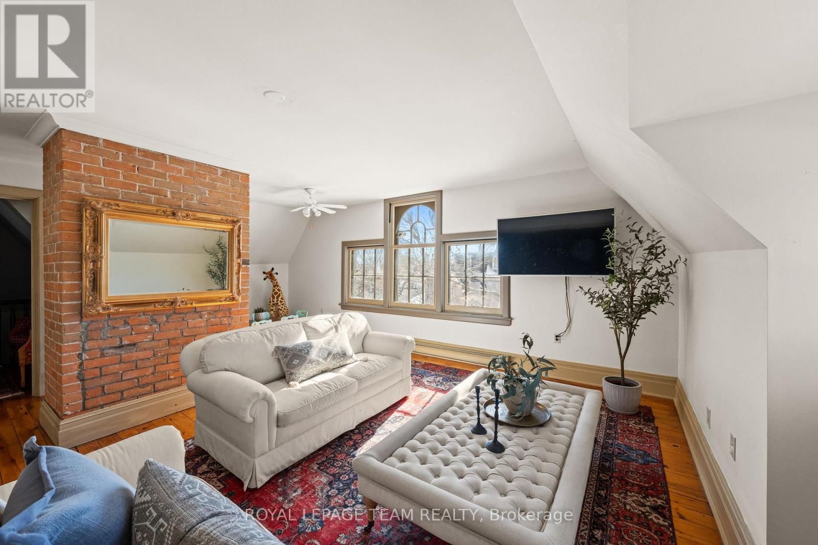 161 UNION STREET NORTH Image 37