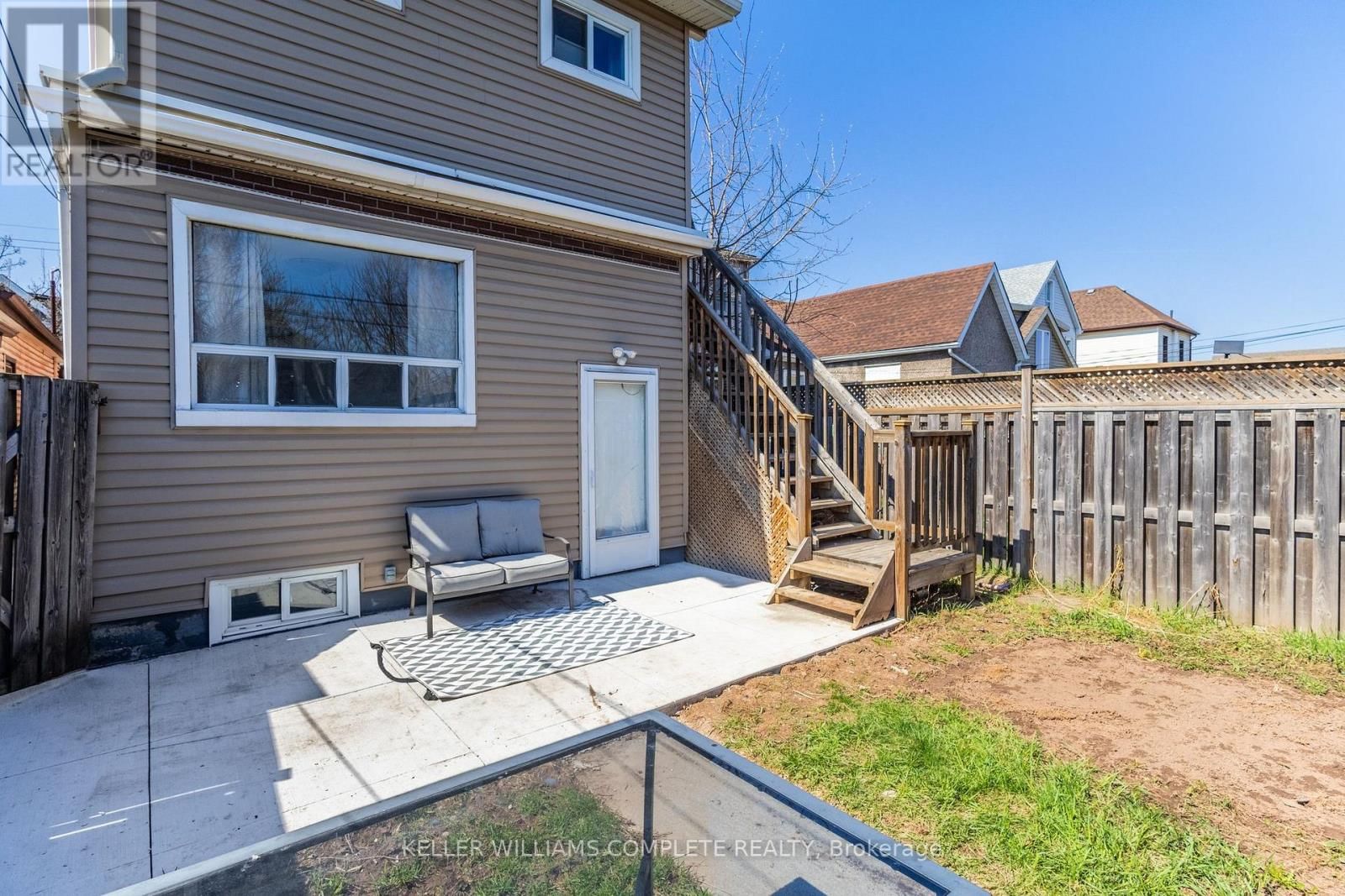 174 ROSSLYN AVENUE NORTH Image 28